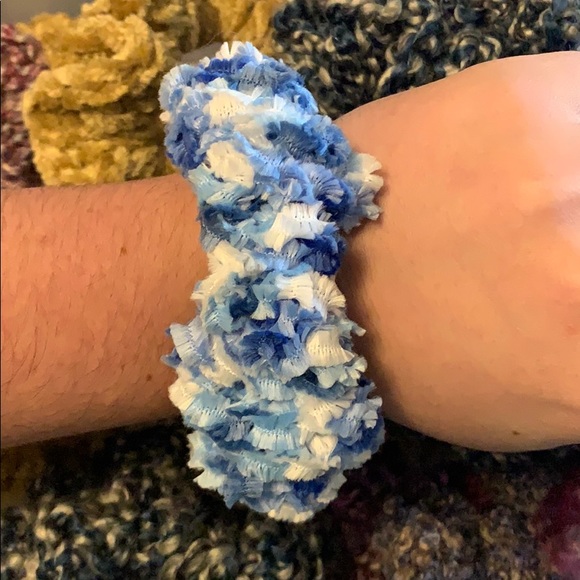 5 random scrunchies handmade crochet - Picture 4 of 5